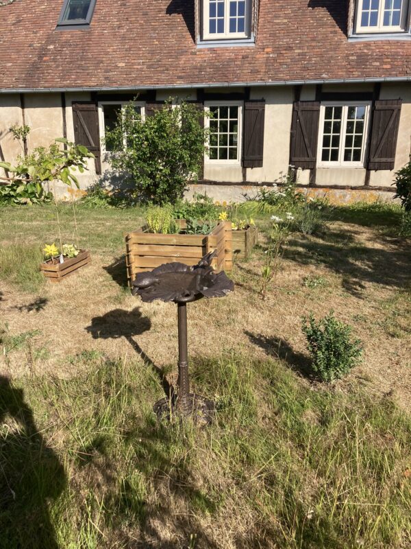 un grand bain d'oiseau en fonte 82 cm – Image 3