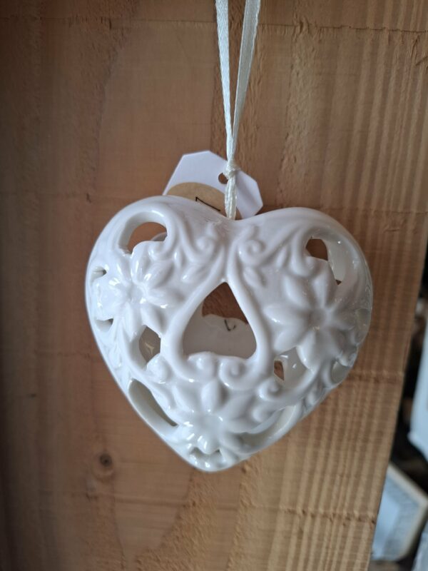 magnifique cœur en porcelaine blanche