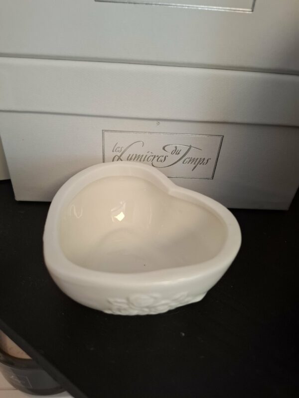 Jolie boîte en porcelaine ange blanche – Image 2