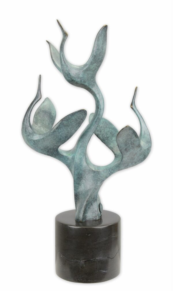 UNE SCULPTURE EN BRONZE MODERNISTE D'UN GROUPE DE GRUES