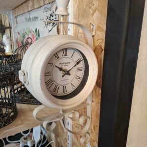 horloge beige antiquité de paris
