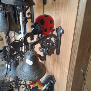 lot de deux cloche en fonte