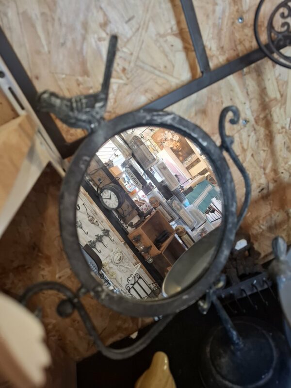 MIroir sur pied en fer forge gris patiner – Image 3