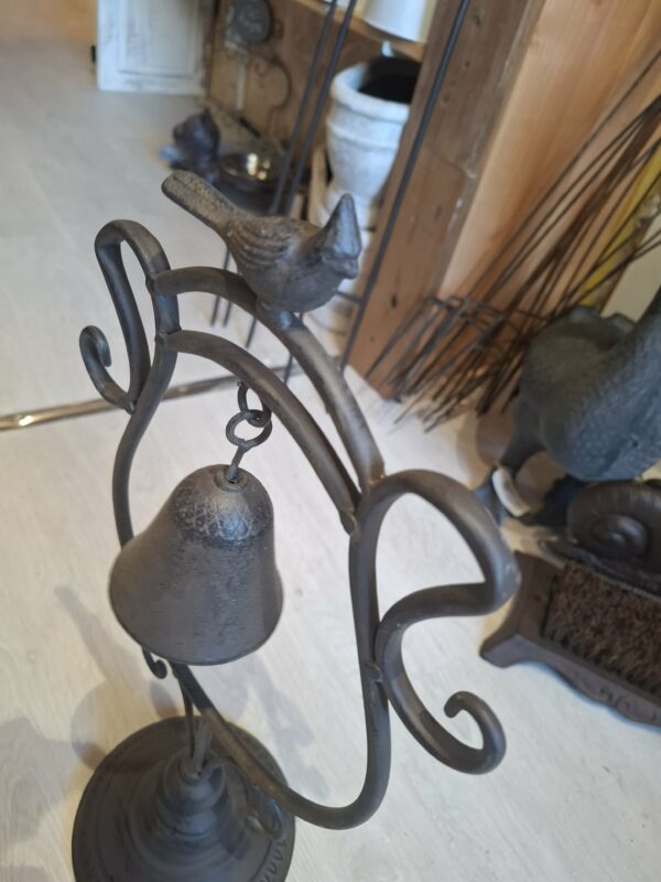 Cloche de jardin en fer forge et fonte