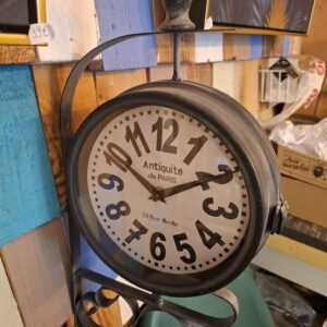 Horloge de gare en métal gris antiquité paris