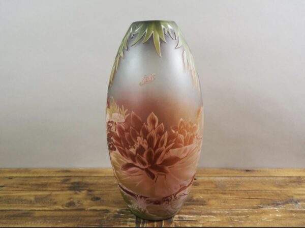 UN VASE EN VERRE CAMÉE ‘LILLY POND’  41 cm – Image 5
