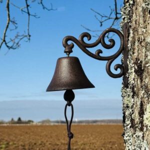 Cloche murale en fonte avec arabesques - Élégance et raffinement