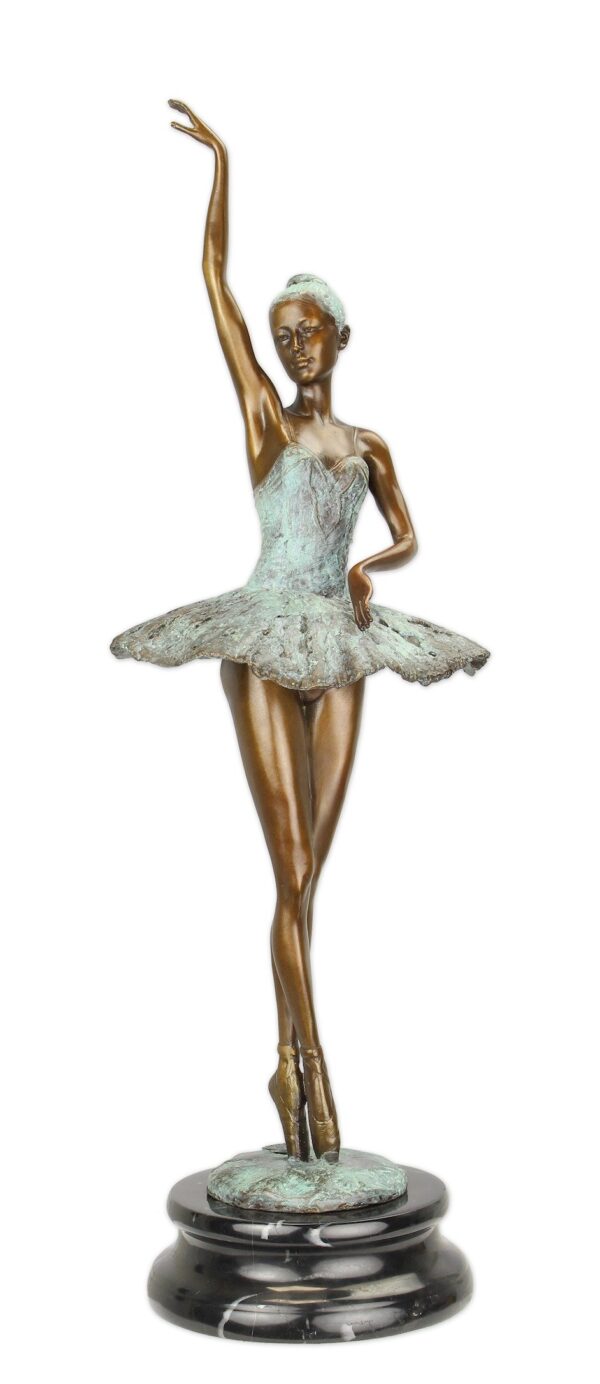 UNE SCULPTURE EN BRONZE D'UNE BALLERINE