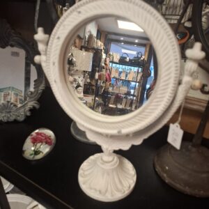 Miroir rond à poser en métal gris vieilli