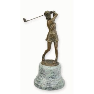 UNE SCULPTURE EN BRONZE D'UNE FEMME GOLFEUR