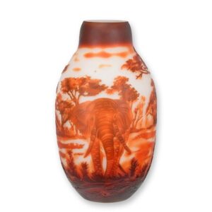 VASE À BALUSTER EN VERRE CAMÉ « ÉLÉPHANT AFRICAIN