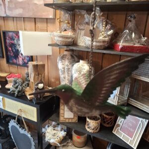 Oisseau en metal colore