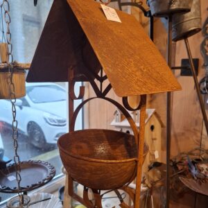 mangeoire suspendu en metal rouille