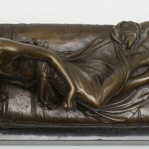 Femme en bronze sur socle en marbres signe